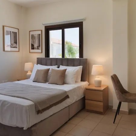 Phaedrus Living Luxury Bay Villa
