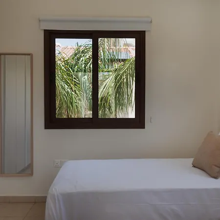 Phaedrus Living Luxury Bay