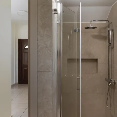 Phaedrus Living Luxury Bay Villa *